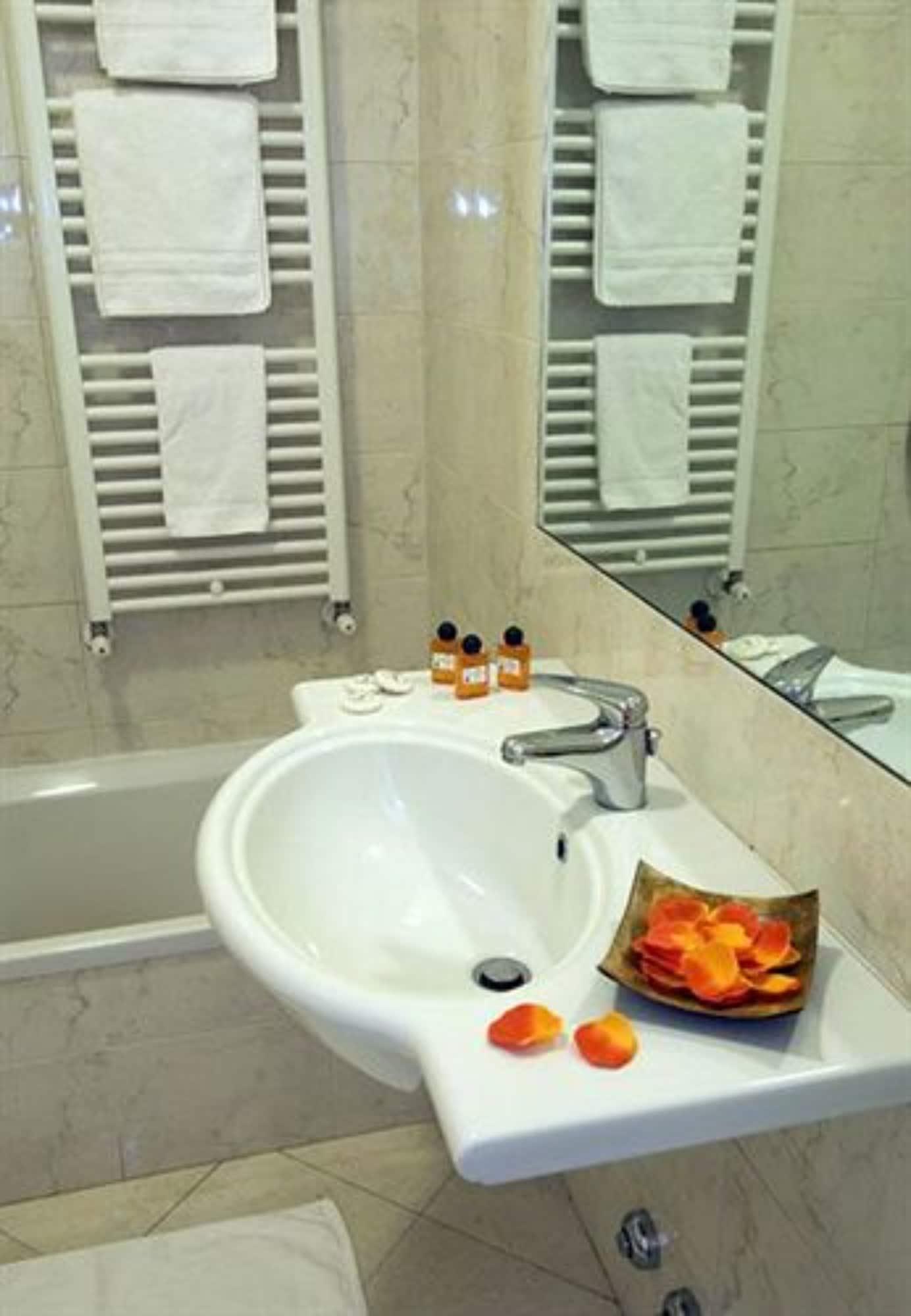 מילאנו Hotel Cinque Giornate מראה חיצוני תמונה
