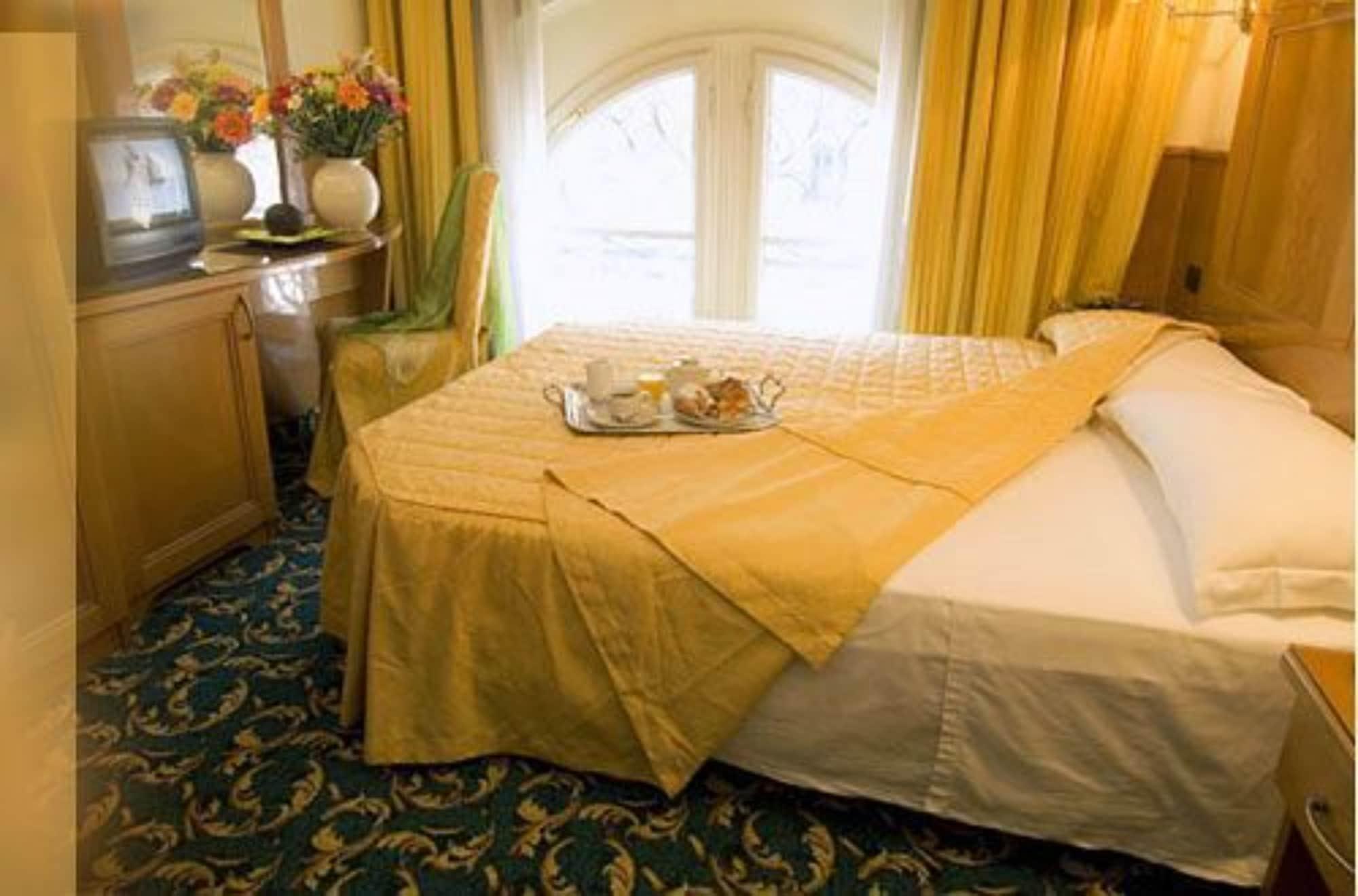 מילאנו Hotel Cinque Giornate מראה חיצוני תמונה