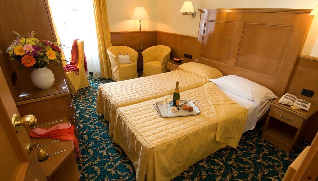 מילאנו Hotel Cinque Giornate מראה חיצוני תמונה