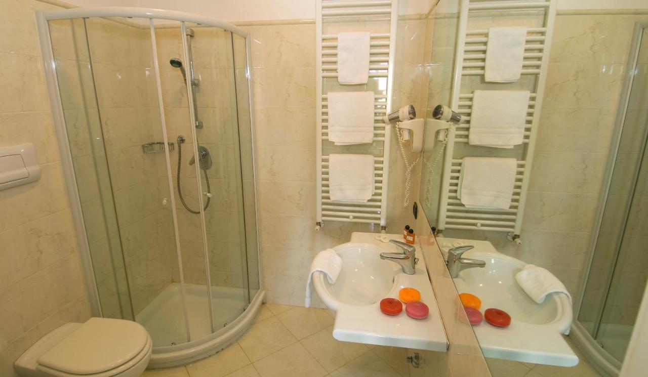 מילאנו Hotel Cinque Giornate מראה חיצוני תמונה