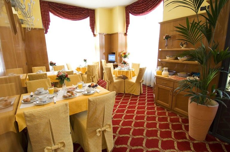 מילאנו Hotel Cinque Giornate מראה חיצוני תמונה